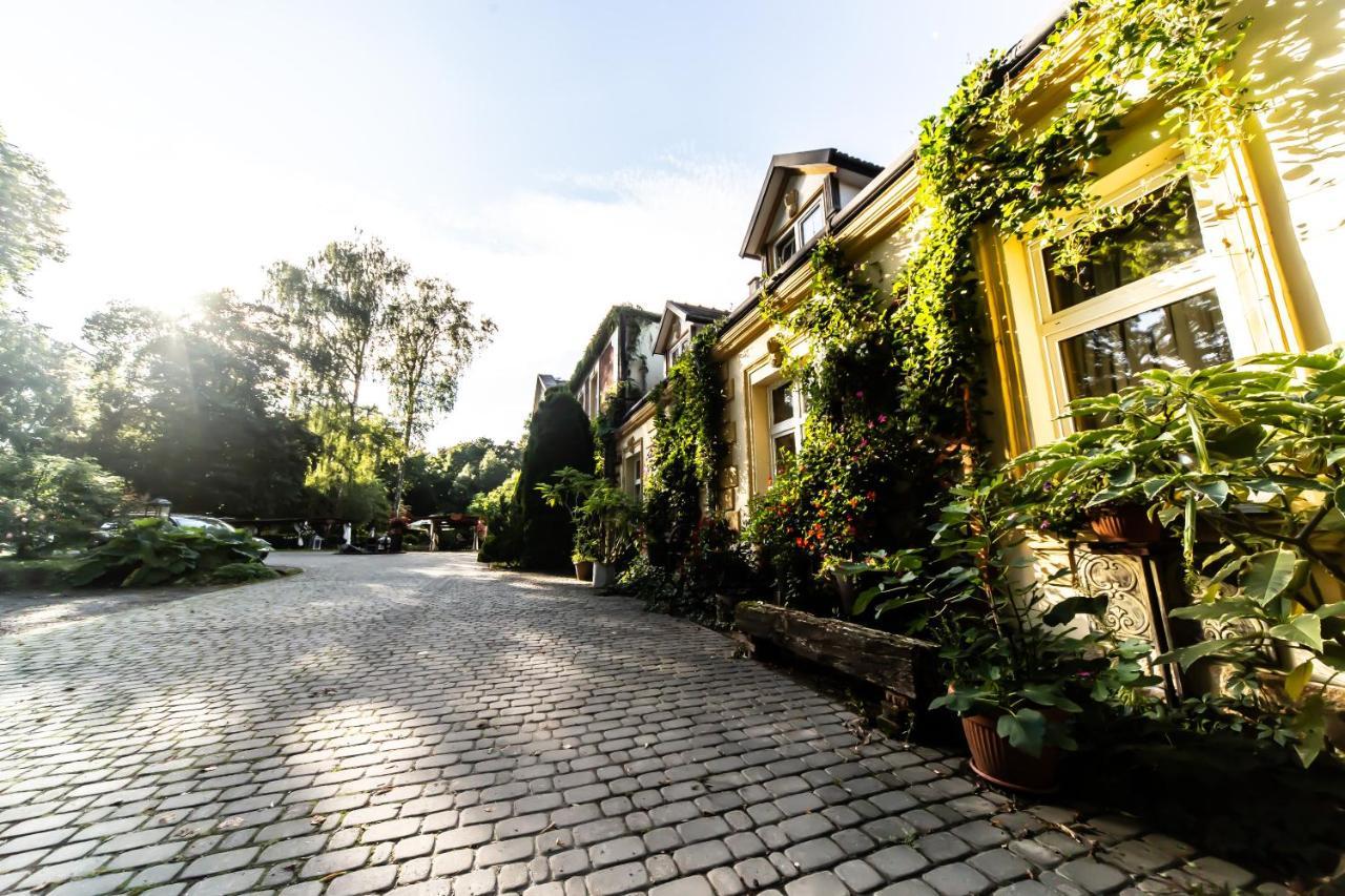 Dwor Boratyn Bed and Breakfast Exteriör bild