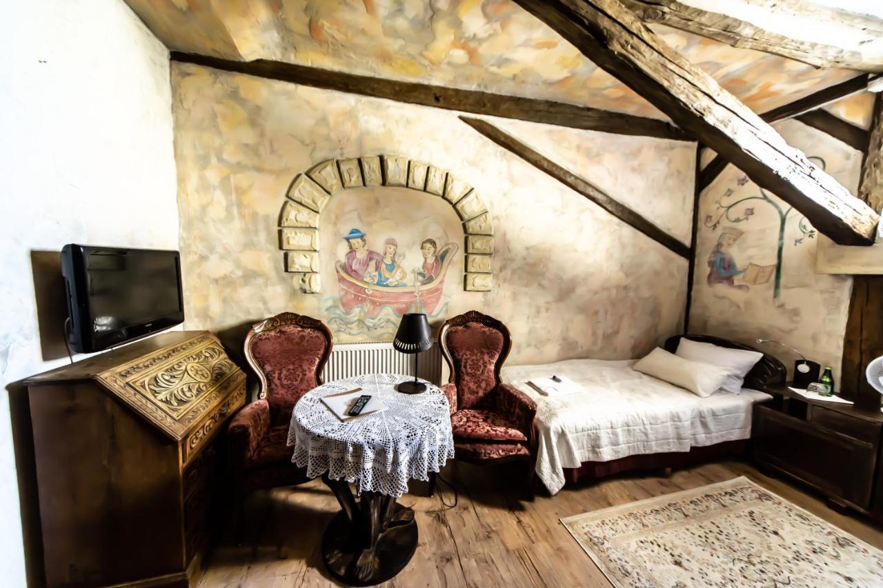 Dwor Boratyn Bed and Breakfast Exteriör bild