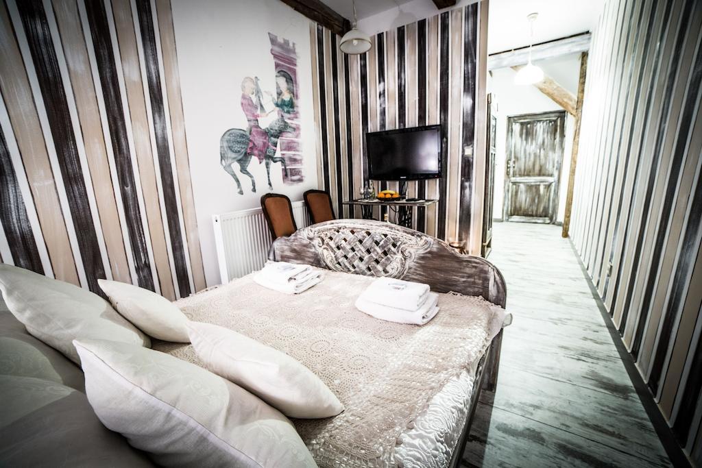 Dwor Boratyn Bed and Breakfast Rum bild